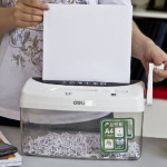 得力 9935 手摇式碎纸机