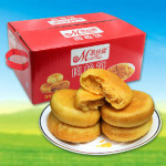 蔓越莓曲奇饼干200克+猪肉脯200克 +烤肉粒5克+肉松饼2000g1箱+肉枣1个