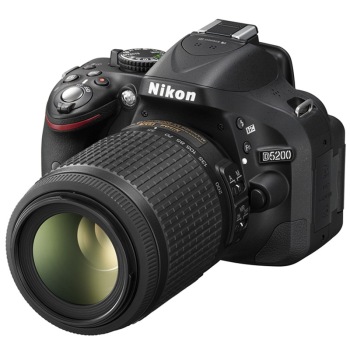 Nikon尼康 D5200 单反套机(AF-S DX 18-55mm f/3.5-5.6G VR II 尼克尔镜头)黑色