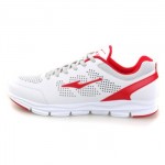 erke鸿星尔克 跑鞋新款男款轻便减震合成革跑步鞋 正白/大红